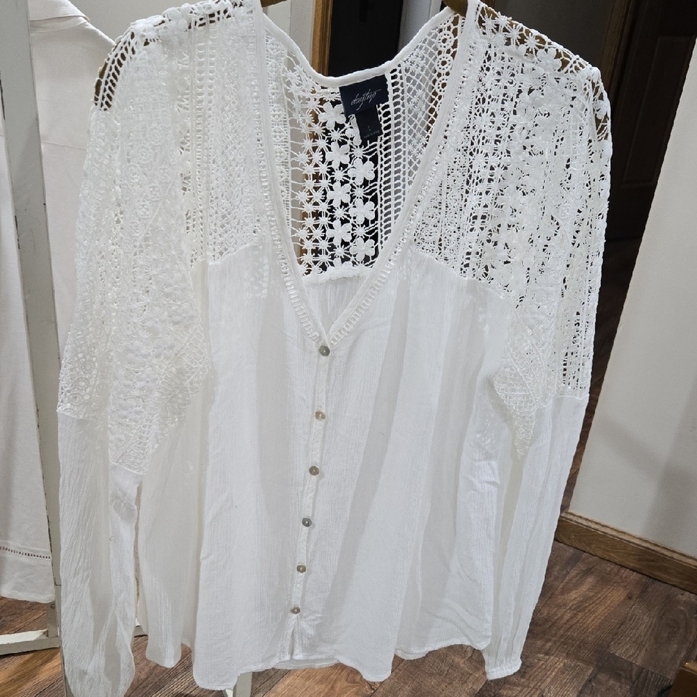 Daytrip Ivory Lace Button-Up Blouse